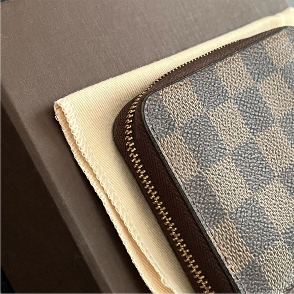 Louis Vuitton Damier Ebene Zippy Coin Purse - Picture 7 of 16